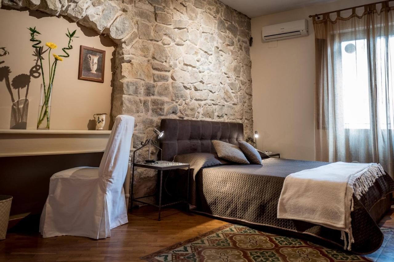 Palazzo Cosentino Bed & Breakfast Caltanissetta Exterior photo