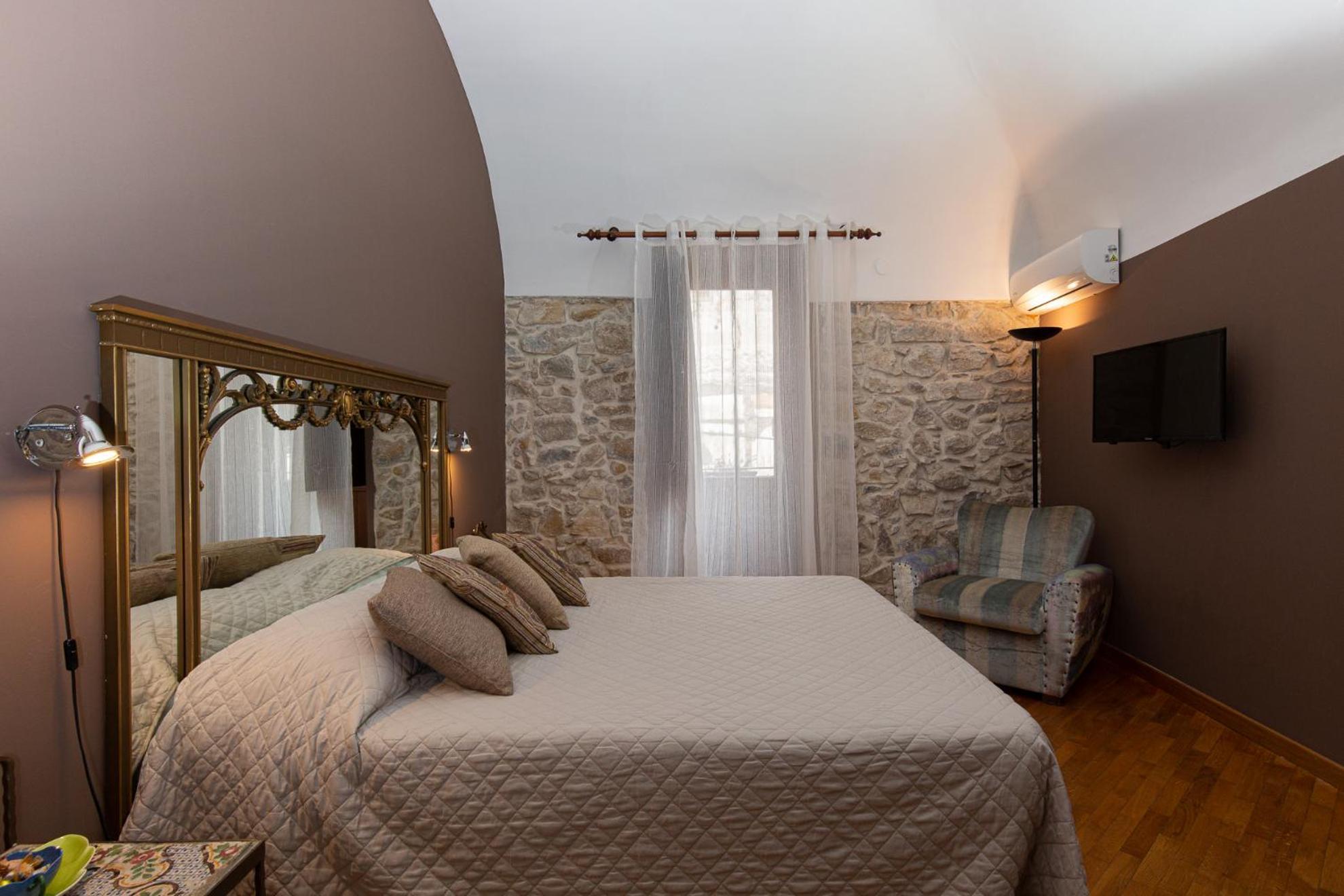 Palazzo Cosentino Bed & Breakfast Caltanissetta Exterior photo